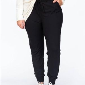 Agnes and Dora joggers